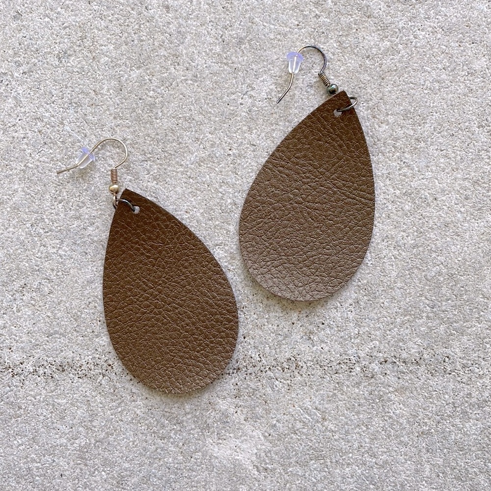 Leather teardrop earrings matte gold like nickel and suede
